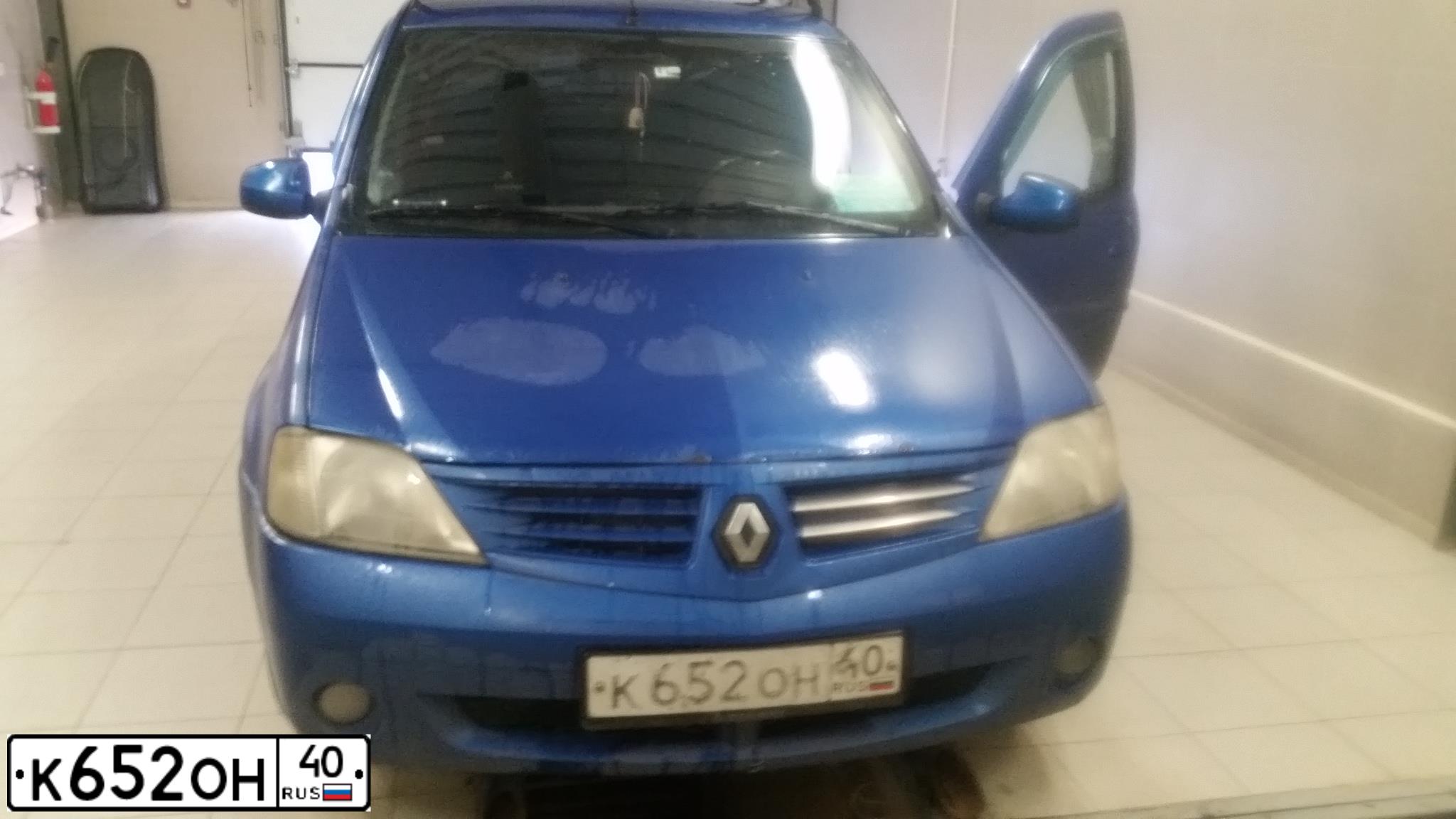 Фото автомобиля RENAULT LOGAN, 2008 — госномер К652ОН40. Цвет: СИНИЙ