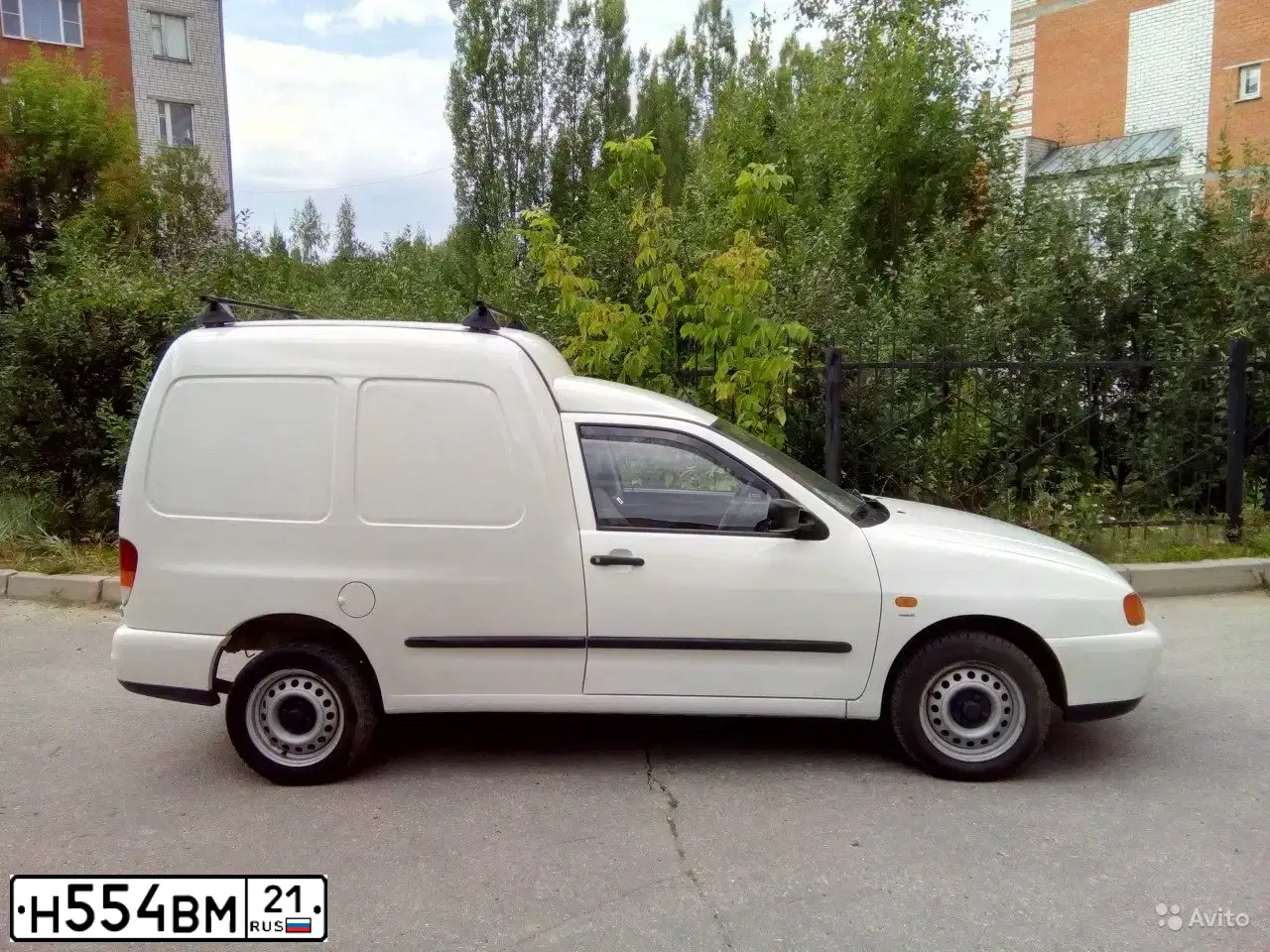 Фото автомобиля VOLKSWAGEN CADDY, 1997 — госномер Н554ВМ21. Цвет: БЕЛЫЙ