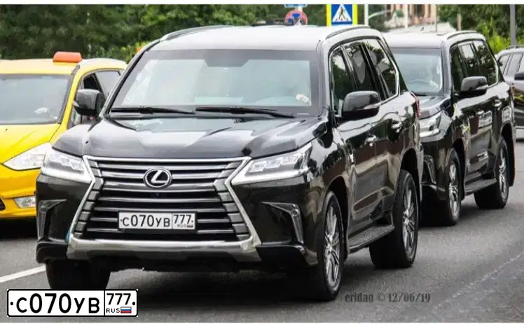 Фото автомобиля LEXUS LX, 2016 — госномер С070УВ777. Цвет: ЧЕРНЫЙ