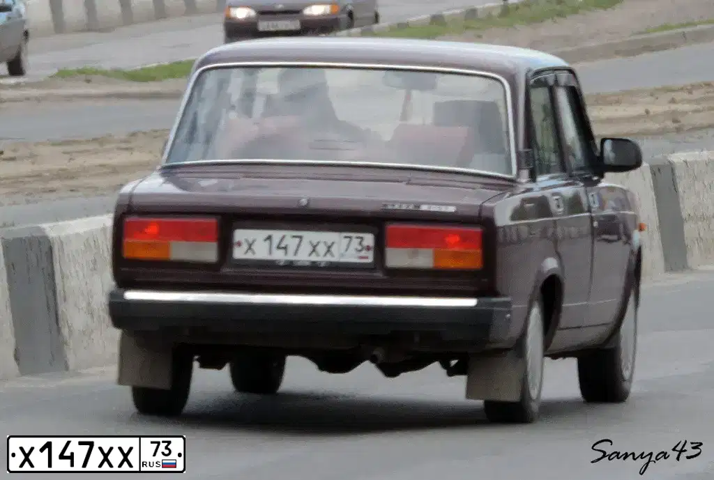 Фото автомобиля LADA 2107, 2008 — госномер Х147ХХ73. Цвет: ТЕМНО-ВИШНЕВЫЙ