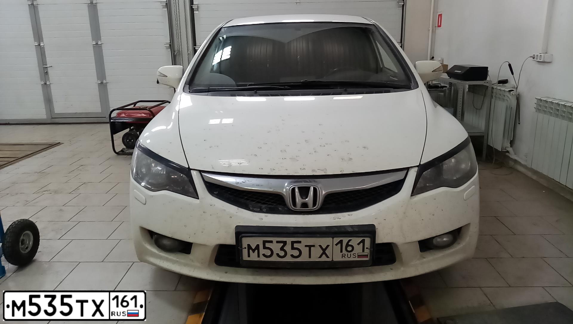 Фото автомобиля HONDA CIVIC, 2009 — госномер М535ТХ161. Цвет: Белый