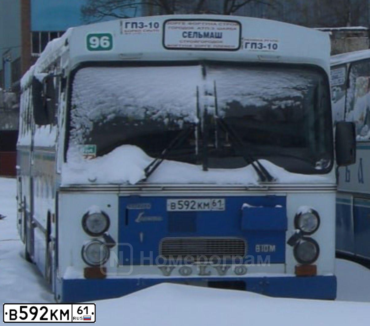 Фото автомобиля VOLVO B10, 1982 — госномер О303УЕ161. Цвет: БЕЛЫЙ