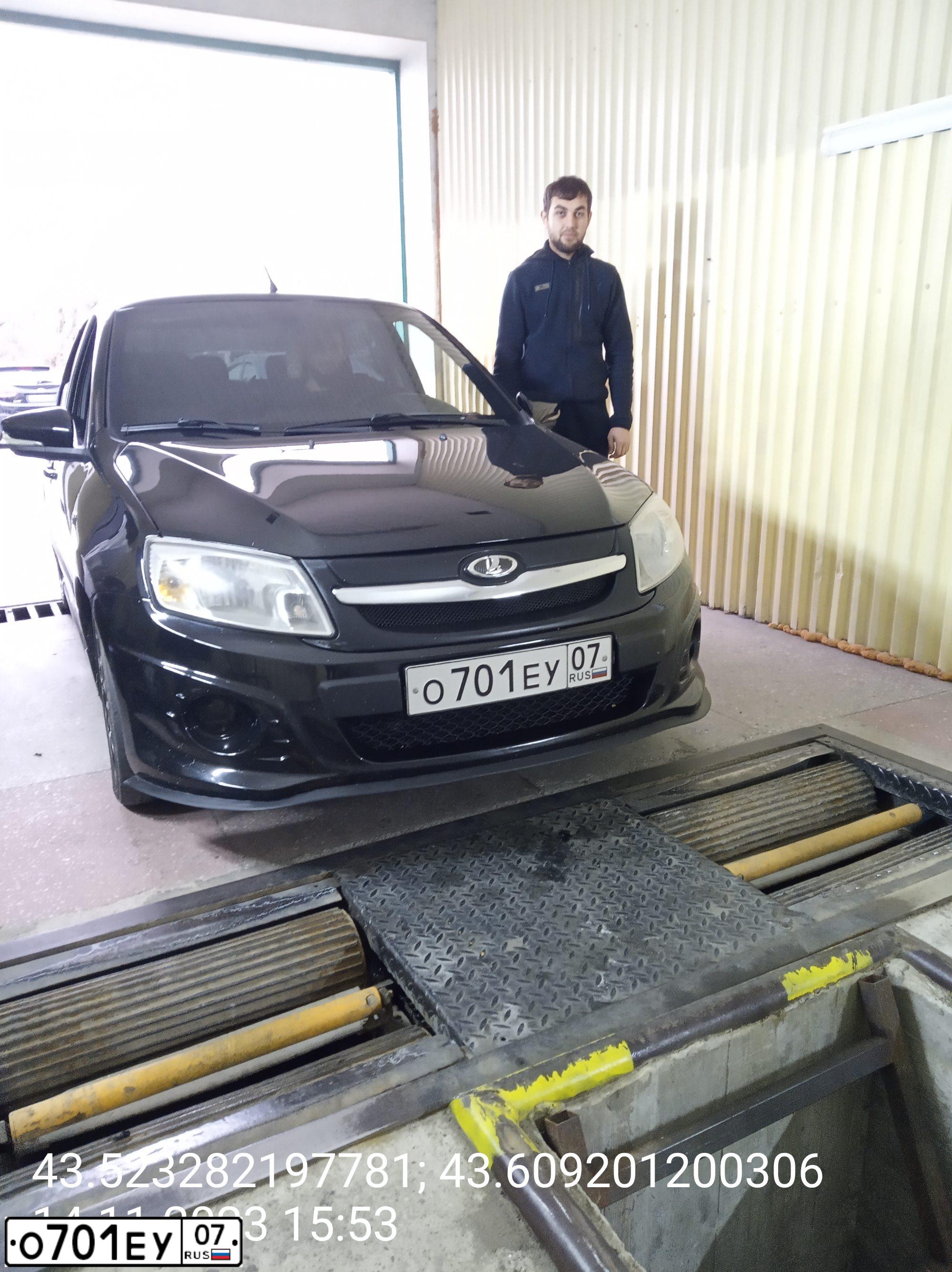 Фото автомобиля LADA 2190 GRANTA, 2014 — госномер О701ЕУ07. Цвет: ЧЕРНЫЙ