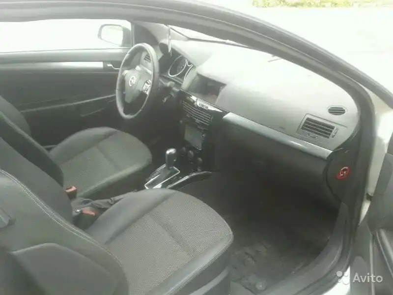 Фото автомобиля OPEL ASTRA, 2008 — госномер С230АТ799. Цвет: СЕРЕБРИСТЫЙ