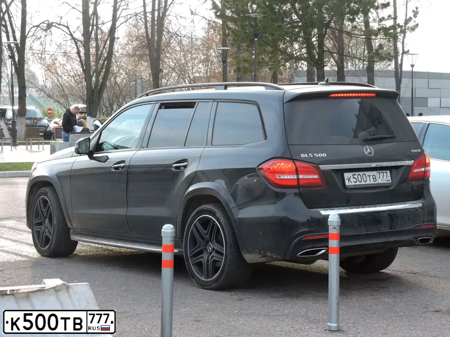 Фото автомобиля MERCEDES GL-KLASSE, 2016 — госномер Н804ТС799. Цвет: ЧЕРНЫЙ