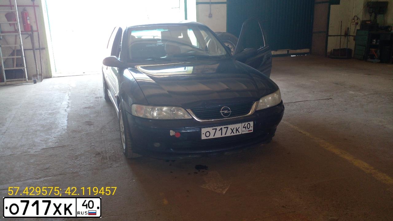 Фото автомобиля OPEL VECTRA, 1999 — госномер В913МТ37. Цвет: синий
