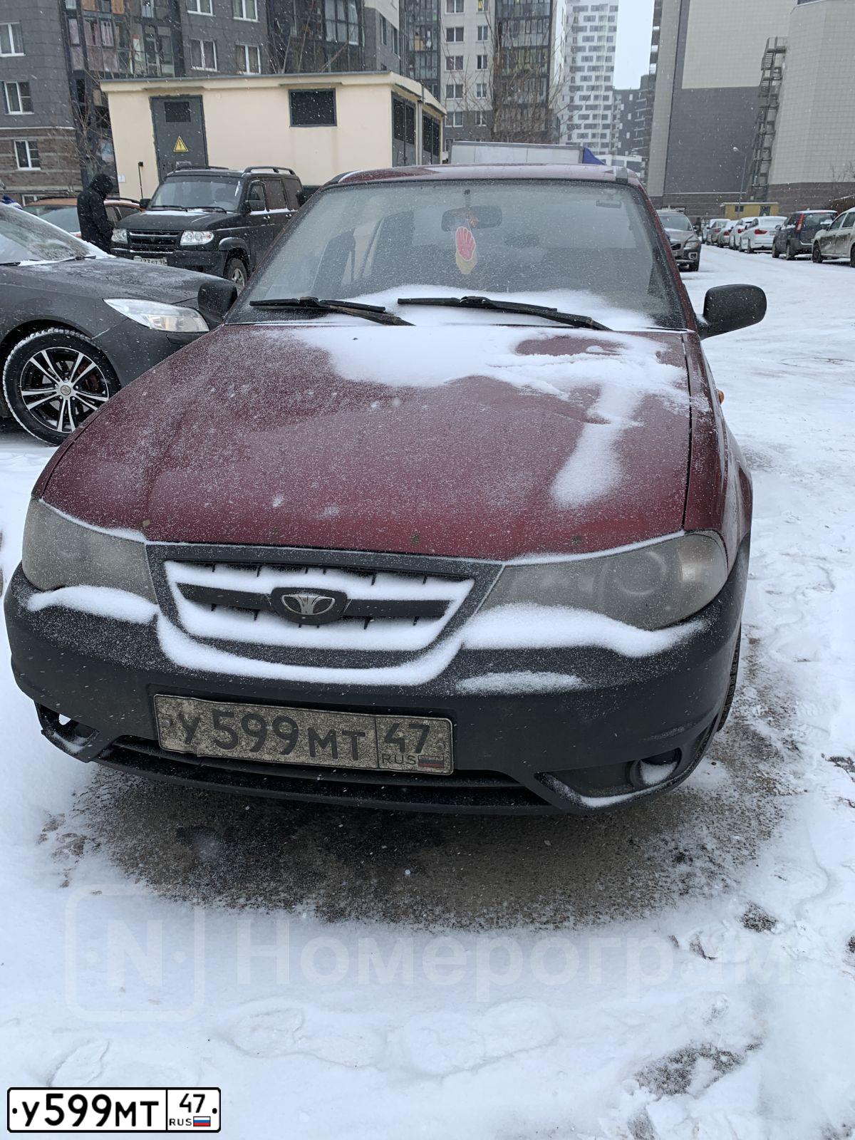 Фото автомобиля DAEWOO NEXIA, 2011 — госномер У599МТ47. Цвет: СПЕЛАЯ ВИШНЯ