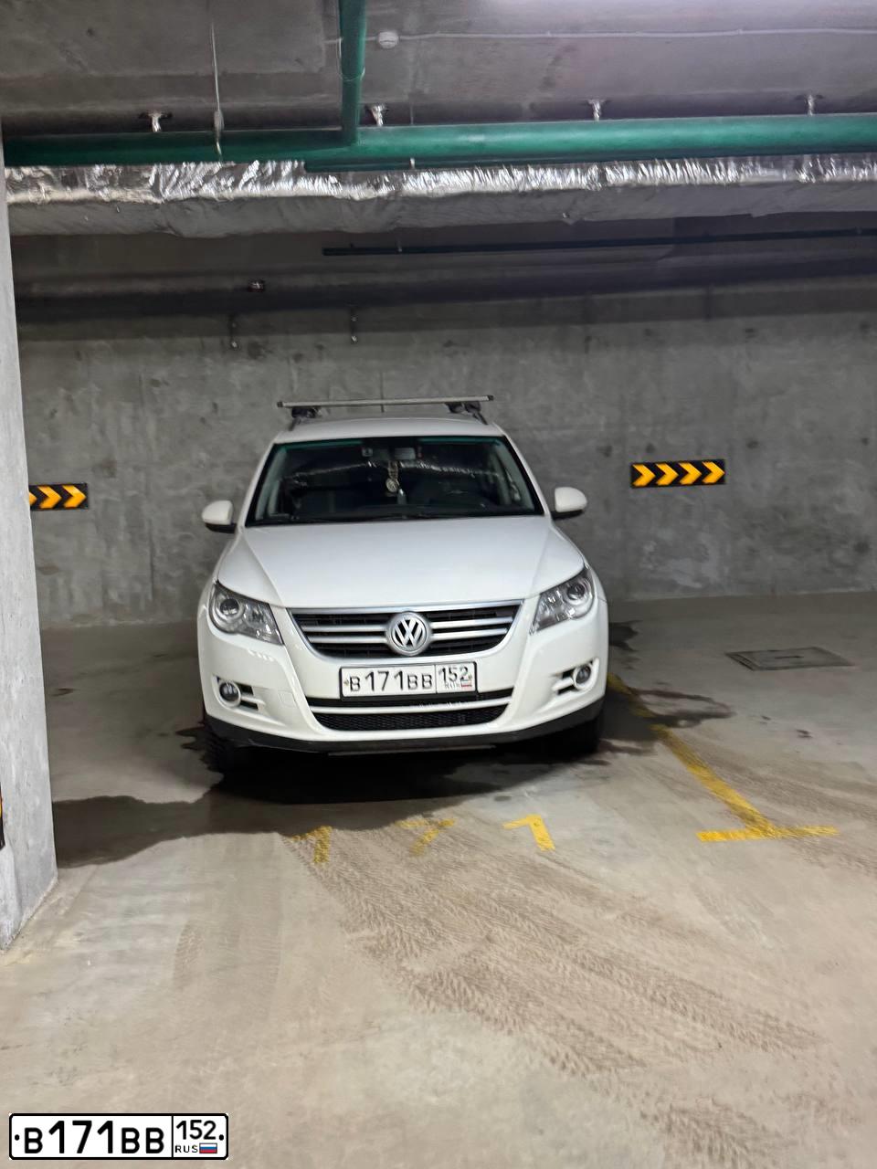 Фото автомобиля MITSUBISHI GALANT, 2003 — госномер В171ВВ152. Цвет: СЕРЫЙ
