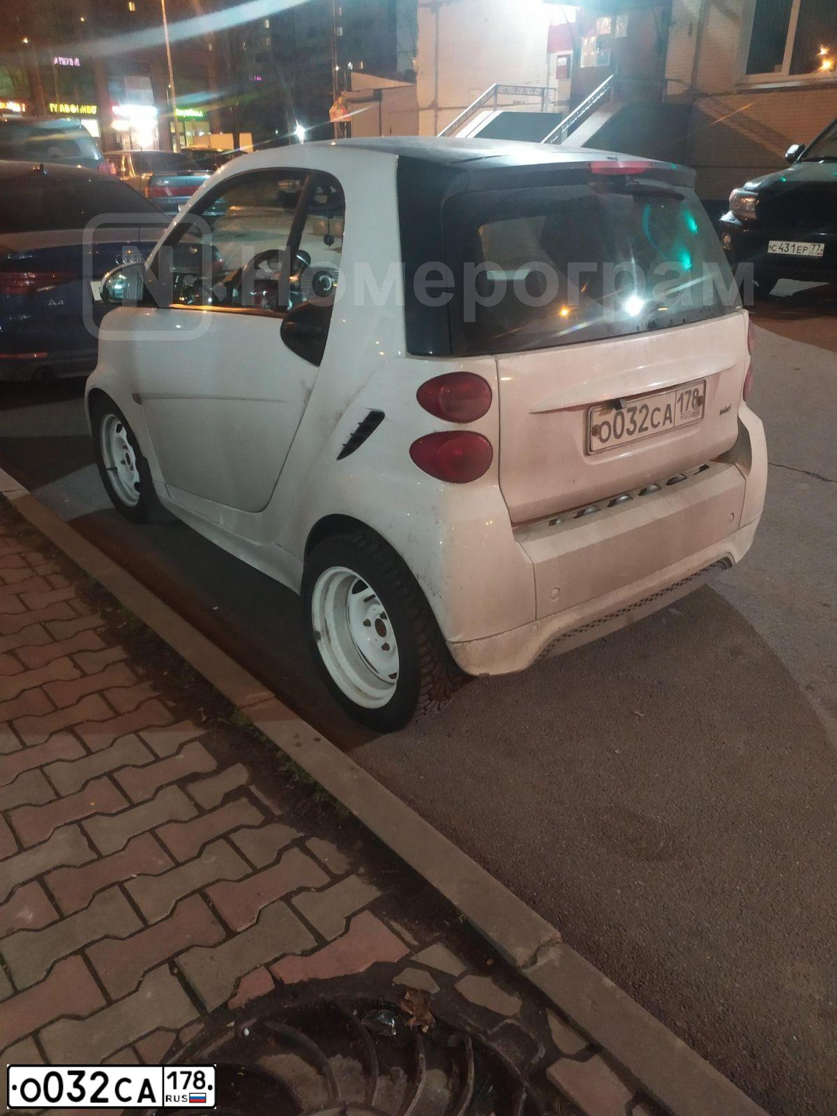 Фото автомобиля SMART FORTWO, 2006 — госномер О032СА178. Цвет: ЧЕРНЫЙ