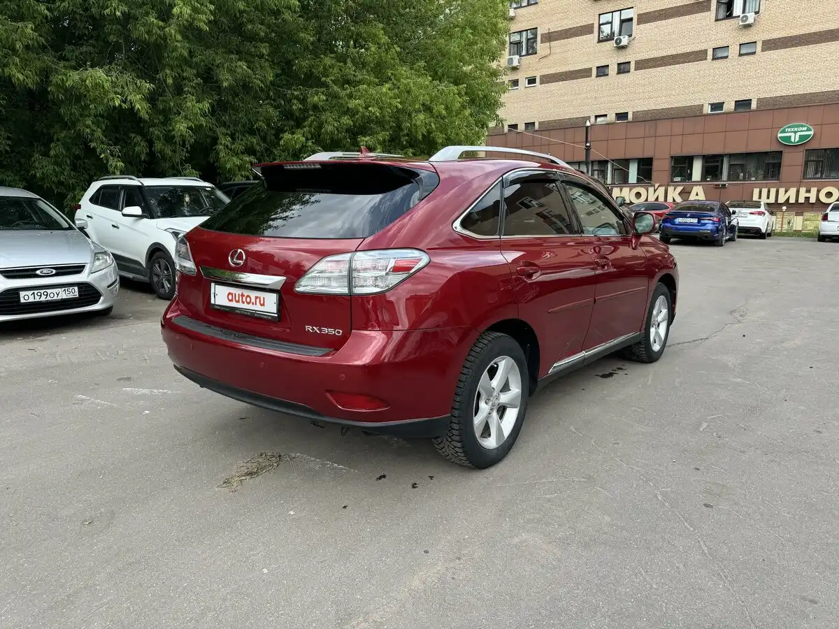 Фото автомобиля FORD D FOCUS, 2004 — госномер О199ОУ150. Цвет: СЕРО-ЗОЛОТИСТЫЙ