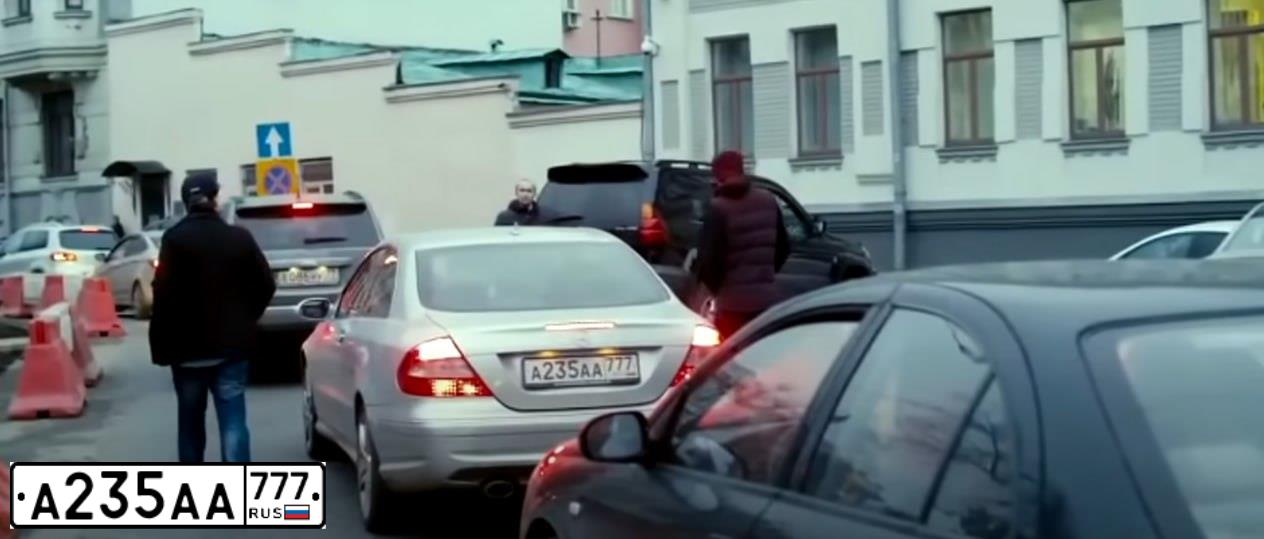 Фото автомобиля MERCEDES CLK-KLASSE, 2008 — госномер А235АА777. Цвет: СЕРЫЙ