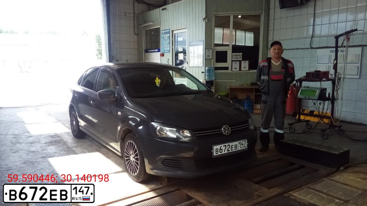 Фото автомобиля VOLKSWAGEN POLO, 2011 — госномер В672ЕВ147. Цвет: СЕРЫЙ
