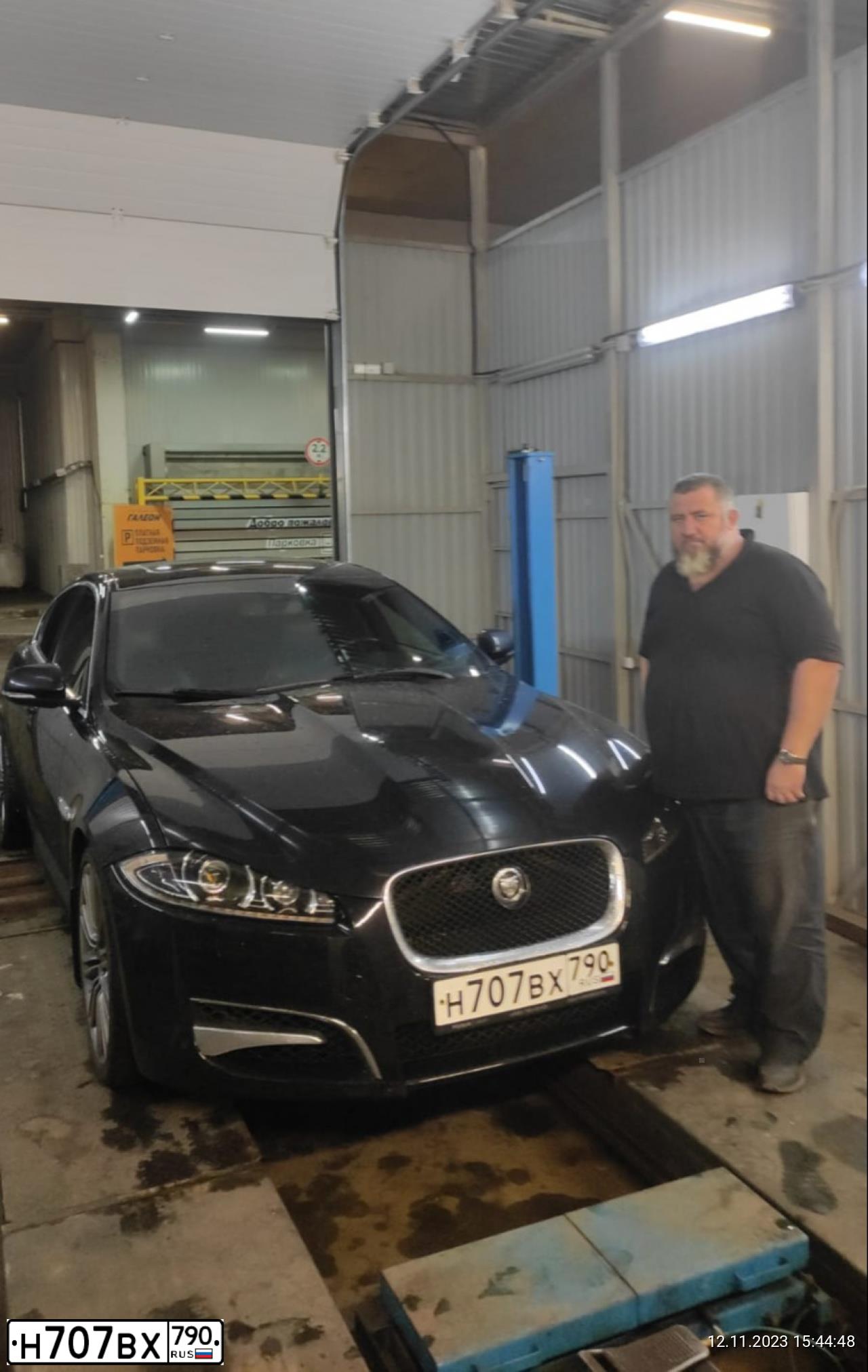 Фото автомобиля JAGUAR XF, 2012 — госномер М270СР13. Цвет: ЧЕРНЫЙ