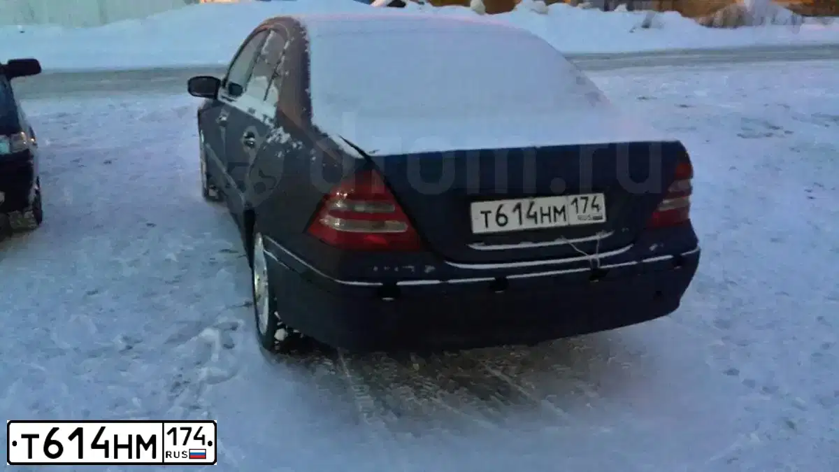 Фото автомобиля MERCEDES C-KLASSE, 2000 — госномер Т614НМ174. Цвет: ТЕМНО-СИНИЙ