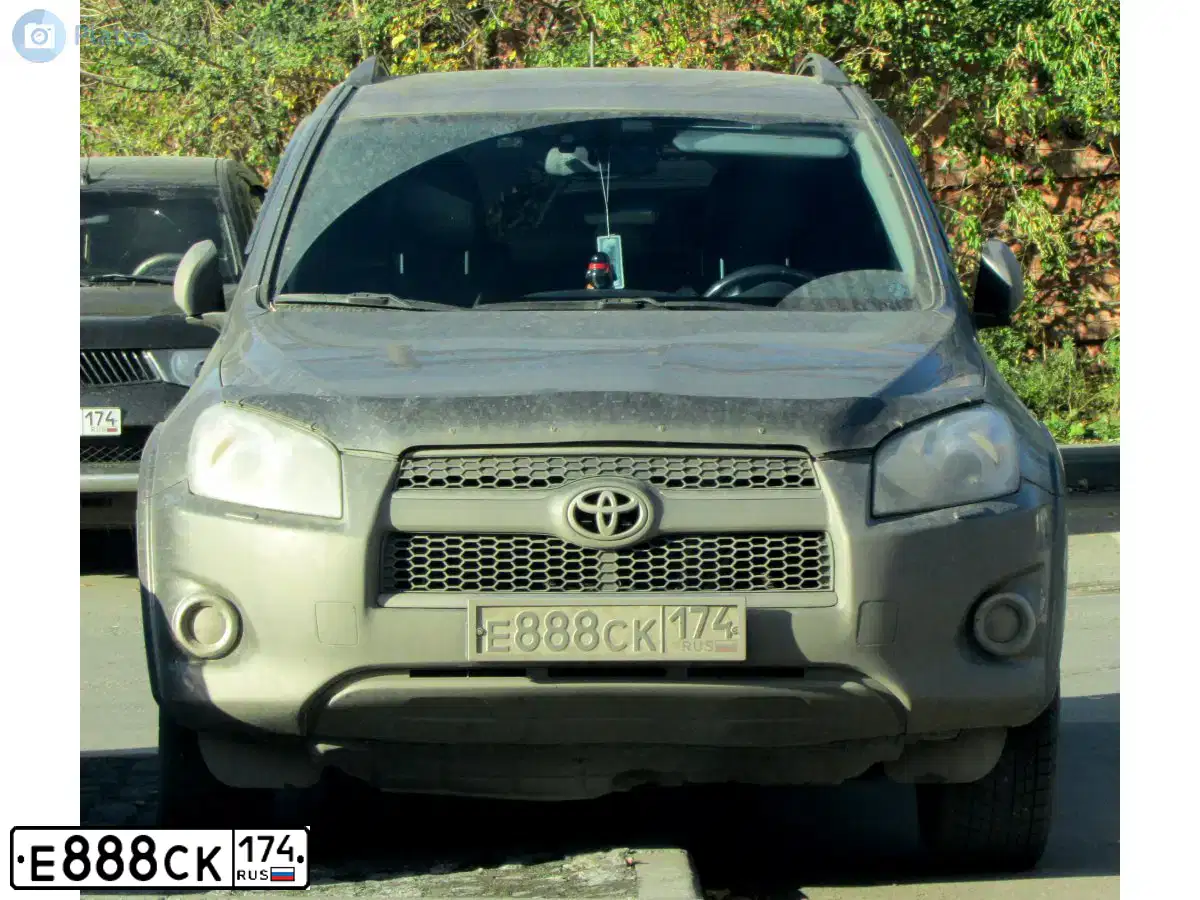 Фото автомобиля TOYOTA RAV4, 2010 — госномер Е888СК174. Цвет: БРОНЗОВЫЙ