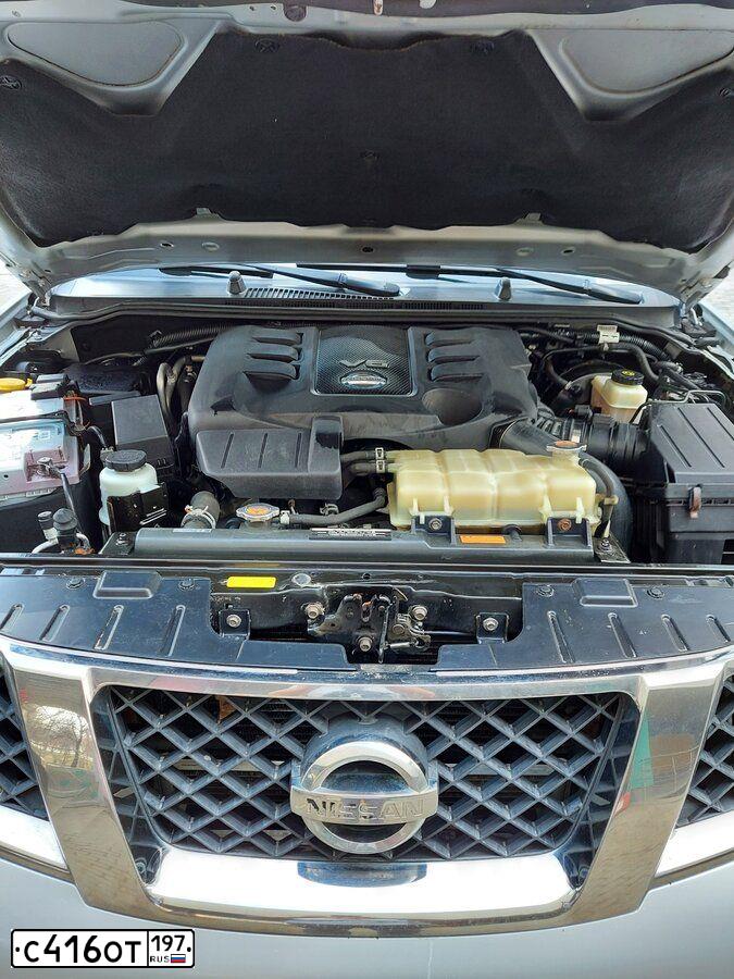Фото автомобиля NISSAN PATHFINDER, 2011 — госномер С416ОТ197. Цвет: Серебристый