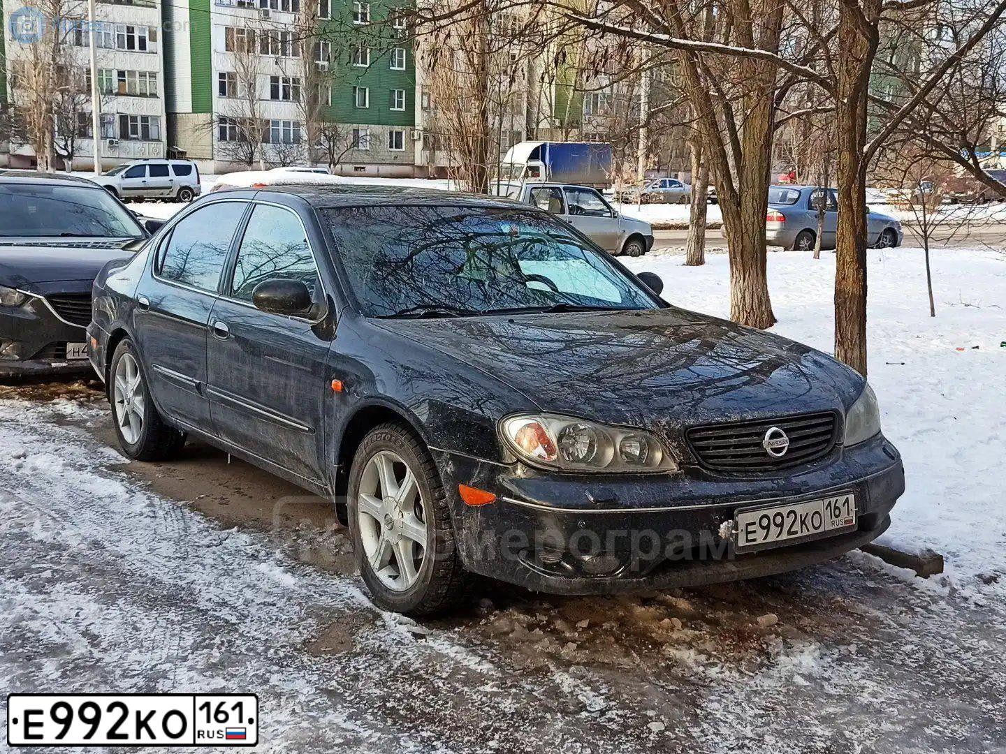 Фото автомобиля NISSAN MAXIMA, 2005 — госномер Е992КО161. Цвет: ЧЕРНЫЙ