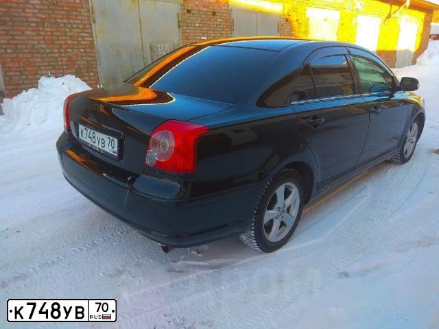 Фото автомобиля TOYOTA AVENSIS, 2008 — госномер Х888АА70. Цвет: ЧЕРНЫЙ