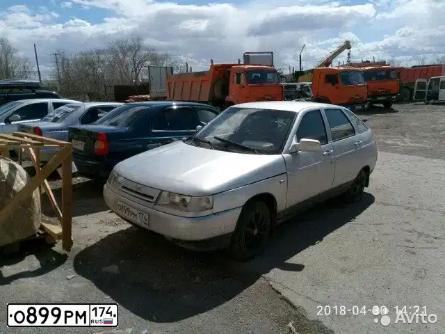 Фото автомобиля LADA 2112, 2004 — госномер В663АУ156. Цвет: СВЕТЛО-СЕРЕБРИСТЫЙ МЕТАЛЛ