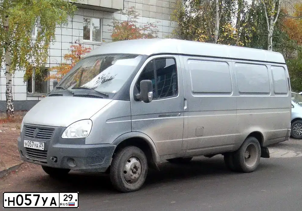 Фото автомобиля GAZ 2705 EL, 2010 — госномер Р984ЕН126. Цвет: СВЕТЛО-СЕРЫЙ