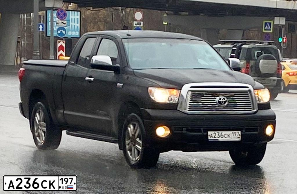 Фото автомобиля TOYOTA TUNDRA, 2009 — госномер А236СК197. Цвет: ЧЕРНЫЙ