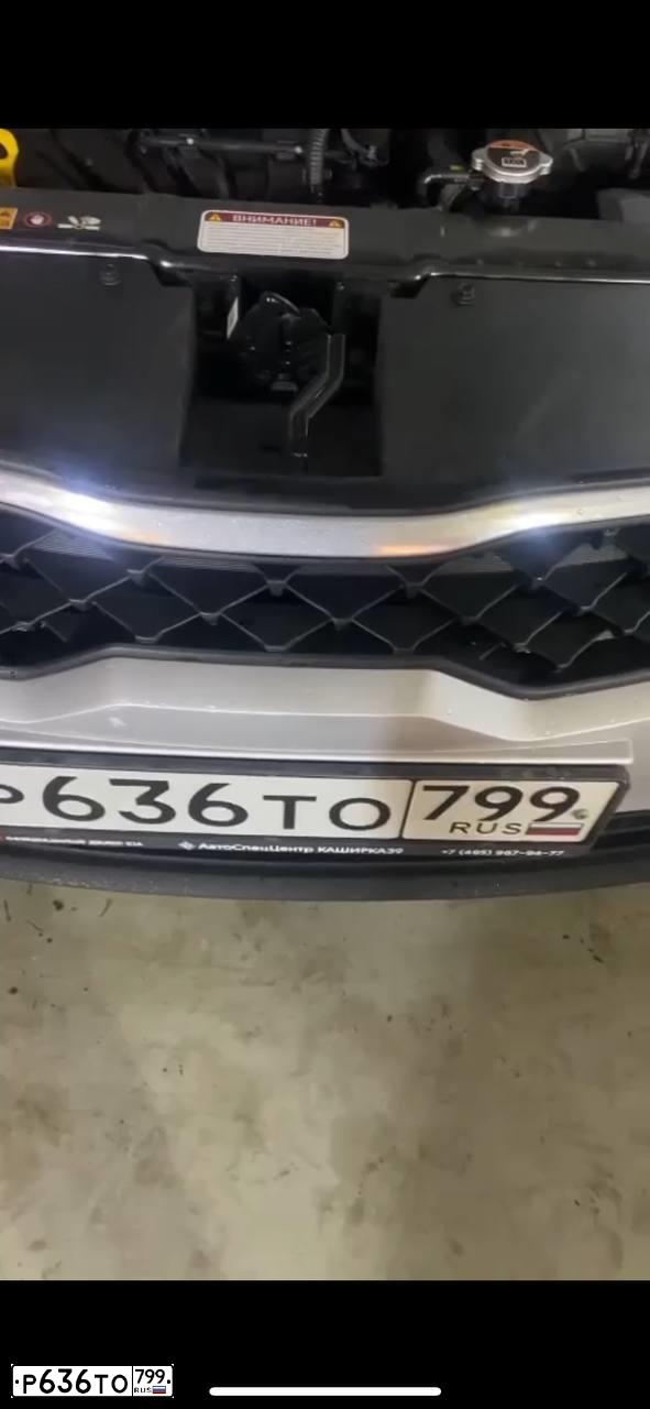 Фото автомобиля KIA RIO, 2021 — госномер С125НМ05. Цвет: Серебристый