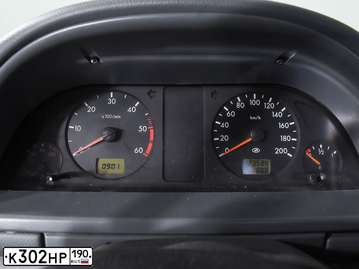 Фото автомобиля UAZ 3163 PATRIOT, 2009 — госномер Н676УО799. Цвет: СНЕЖНАЯ КОРОЛЕВА МЕТ.