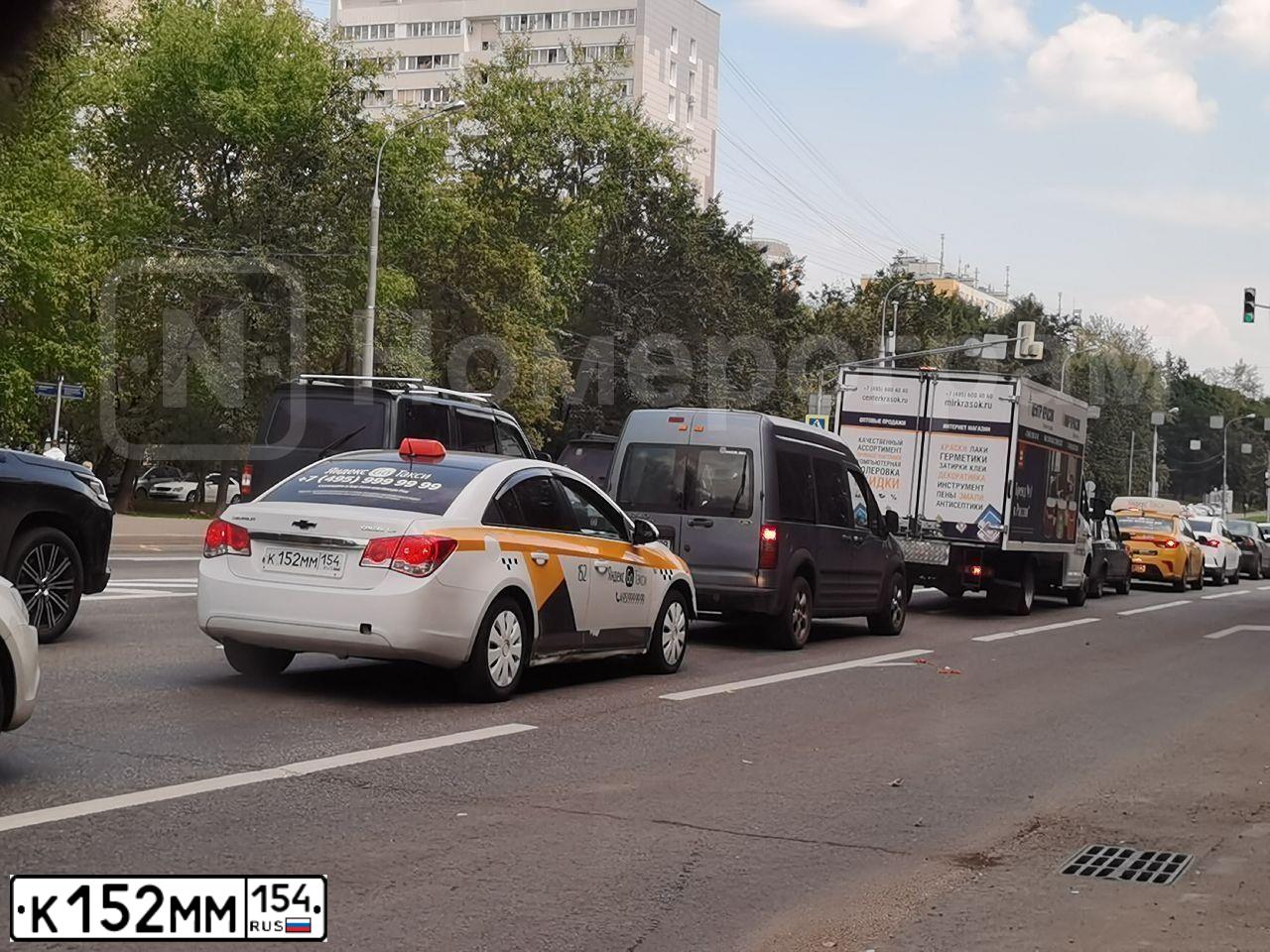 Фото автомобиля CHEVROLET CRUZE, 2012 — госномер Т455КА07. Цвет: БЕЛЫЙ-ЖЕЛТЫЙ-СЕРЫЙ