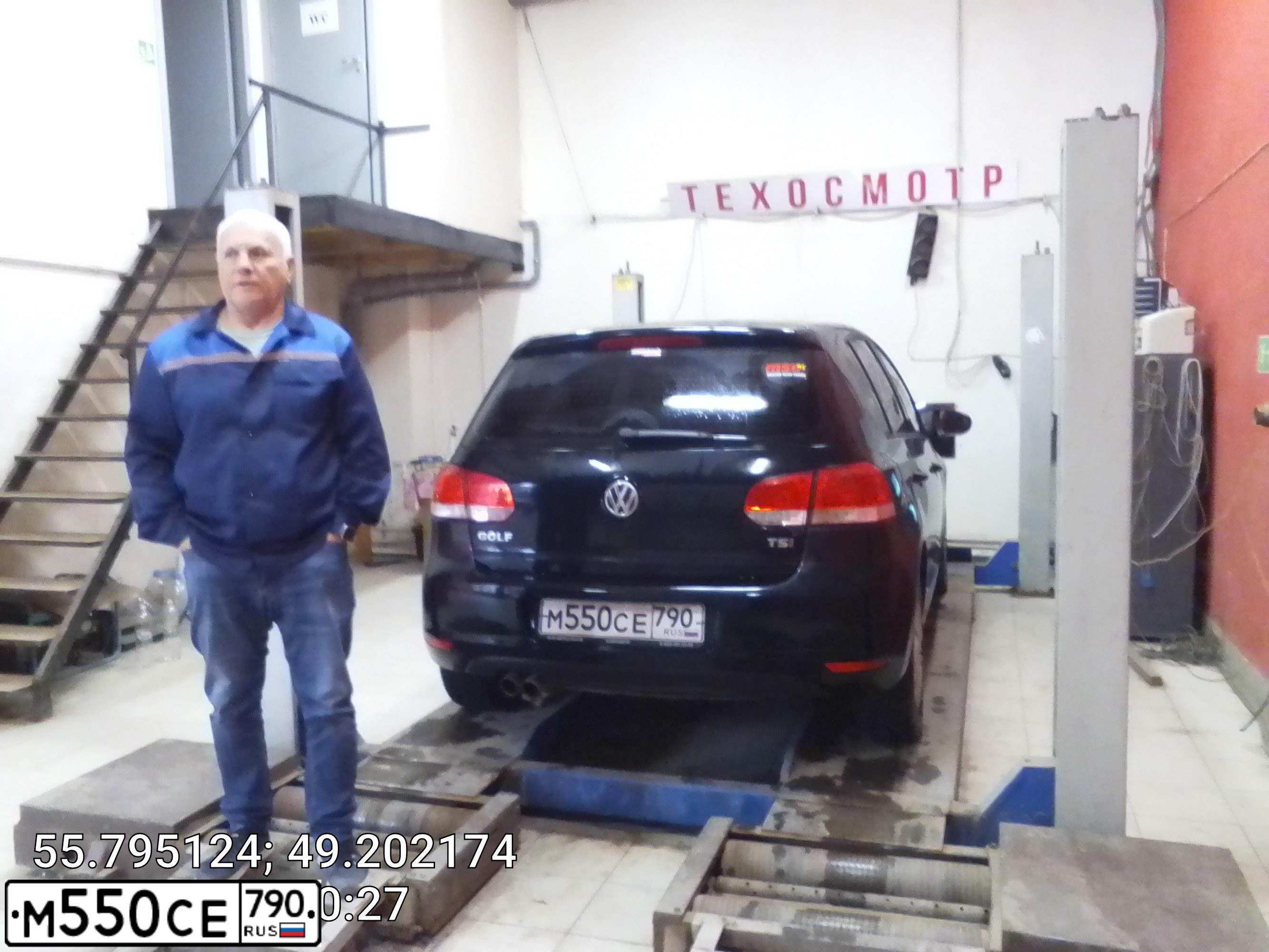 Фото автомобиля VOLKSWAGEN GOLF, 2011 — госномер А010ХВ21. Цвет: ЧЕРНЫЙ