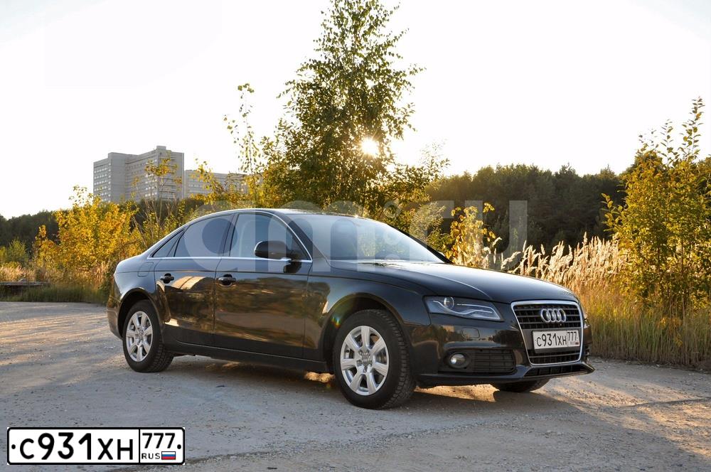 Фото автомобиля AUDI A4, 2010 — госномер М987ЕК134. Цвет: Белый