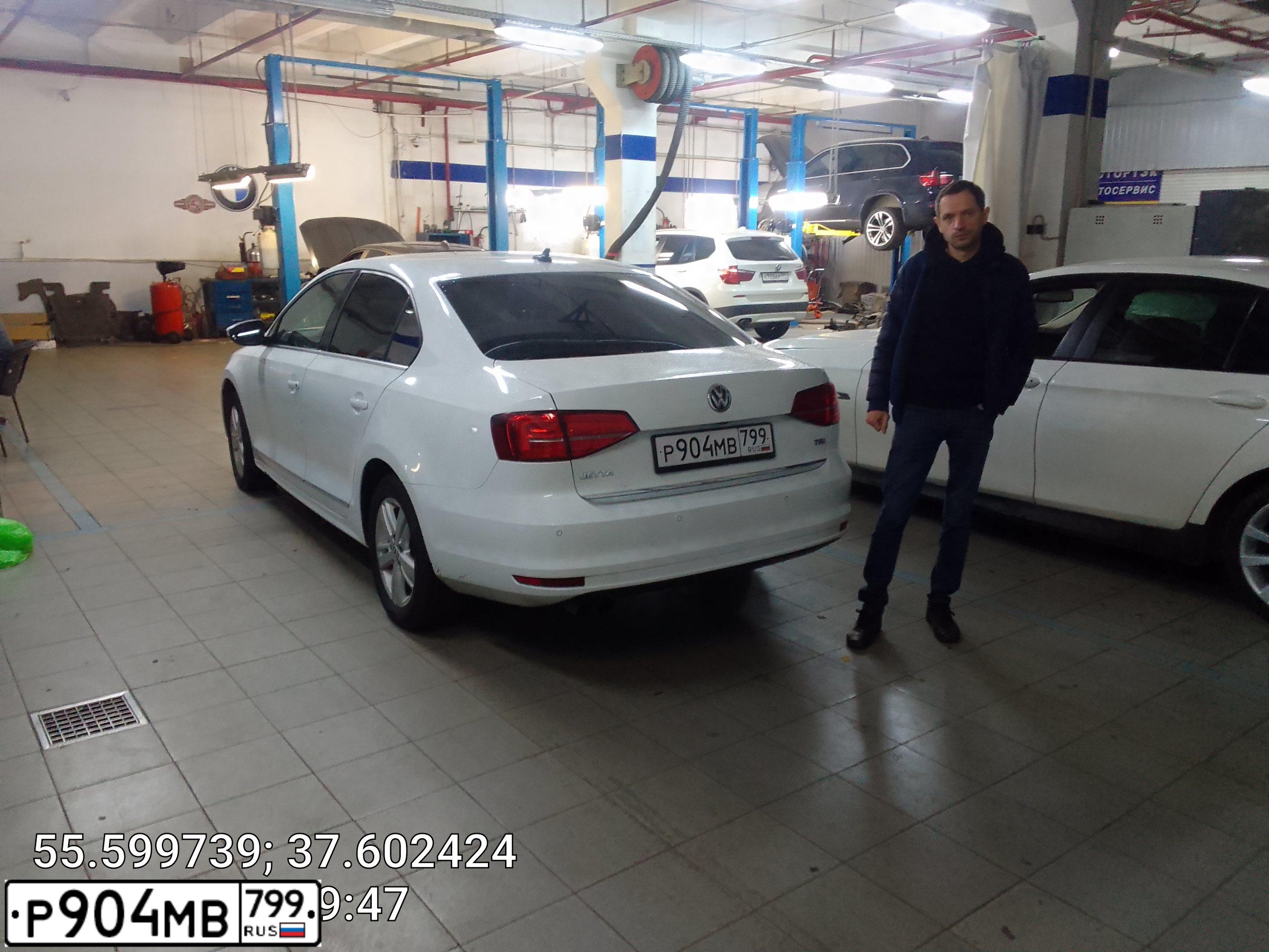 Фото автомобиля VOLKSWAGEN JETTA, 2018 — госномер Р904МВ799. Цвет: БЕЛЫЙ