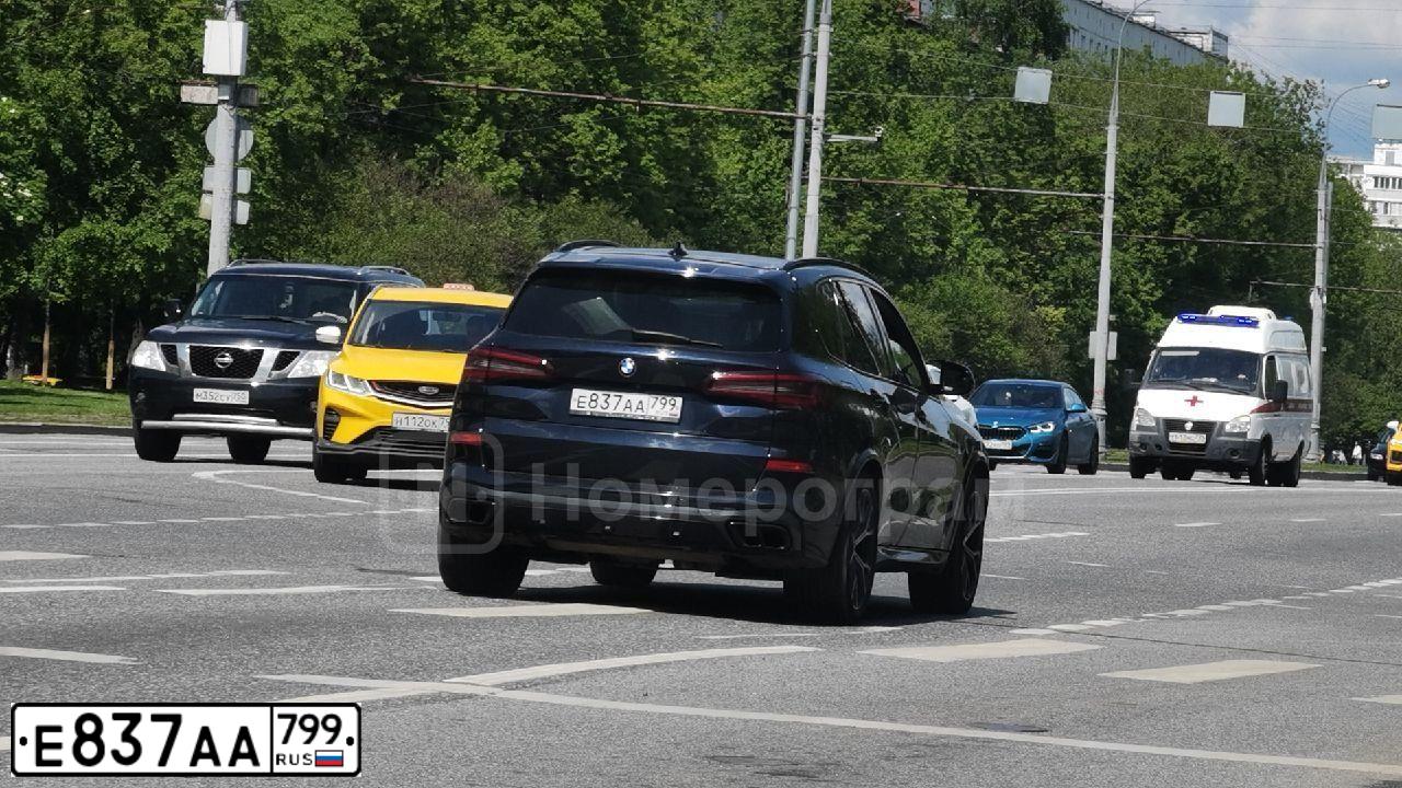 Фото автомобиля BMW X5 XDRIVE30D, 2021 — госномер Е837АА799. Цвет: ЧЕРНЫЙ