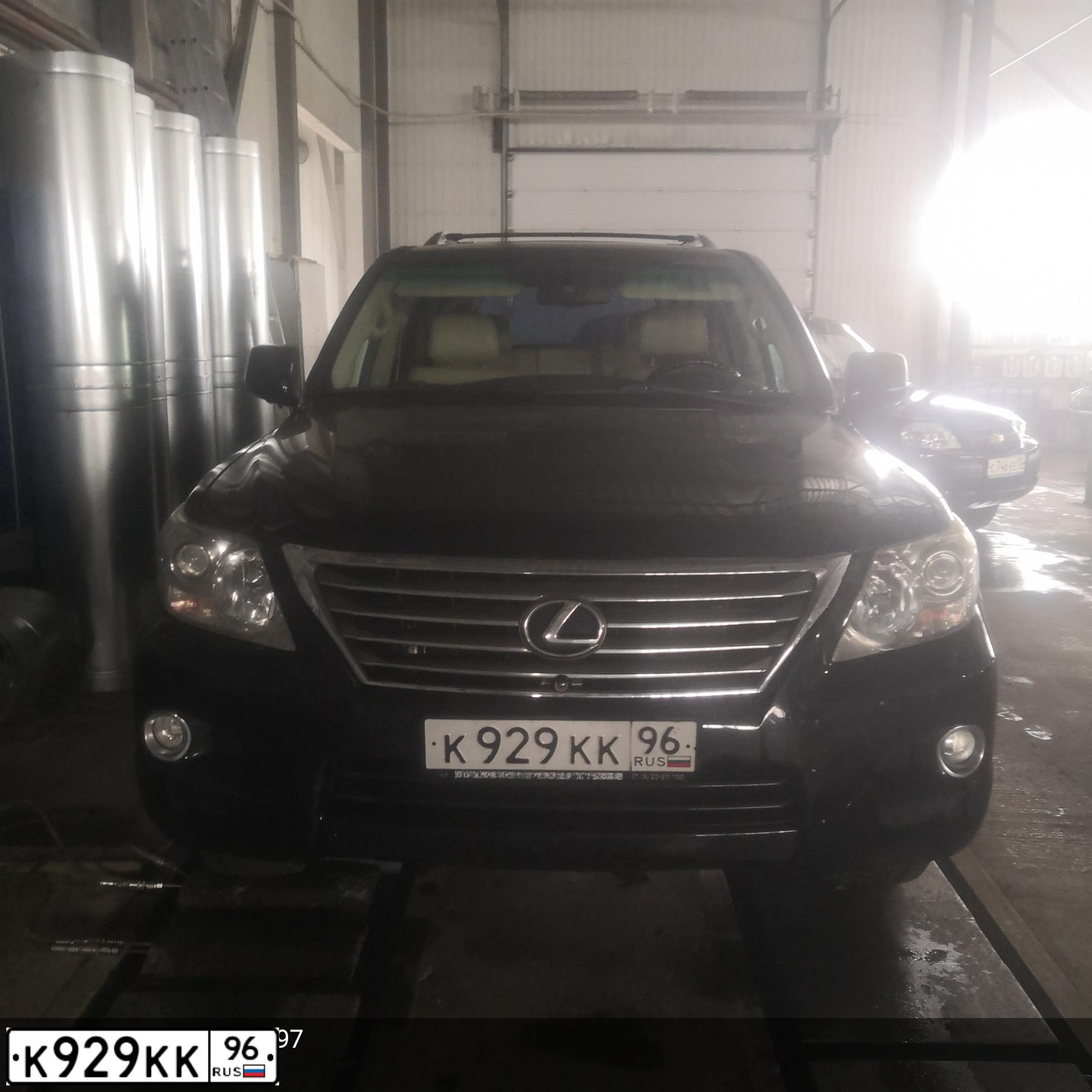 Фото автомобиля LEXUS S LX, 2008 — госномер К929КК96. Цвет: ЧЕРНЫЙ