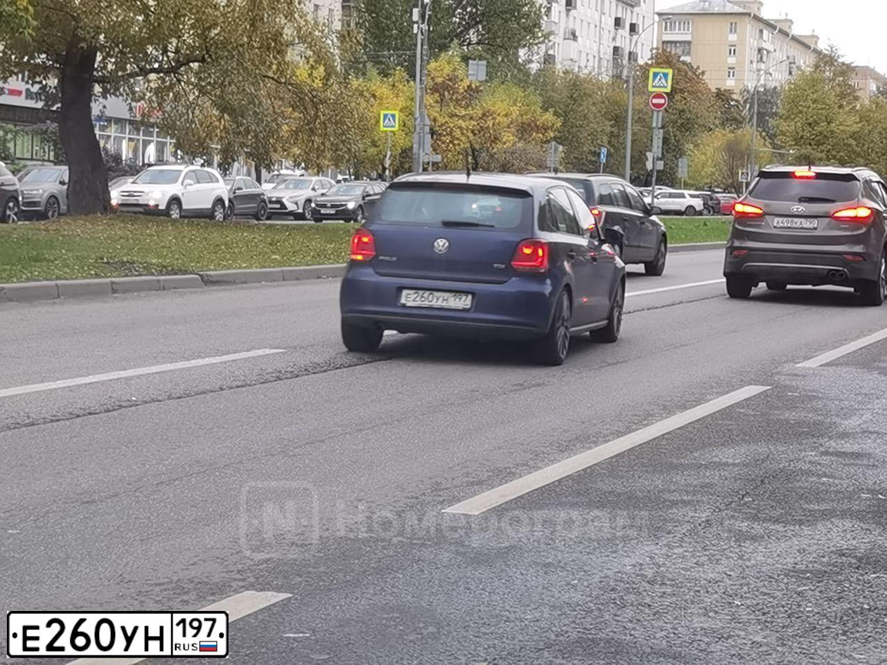 Фото автомобиля HYUNDAI SOLARIS, 2011 — госномер Е260ОН197. Цвет: ФИОЛЕТОВЫЙ