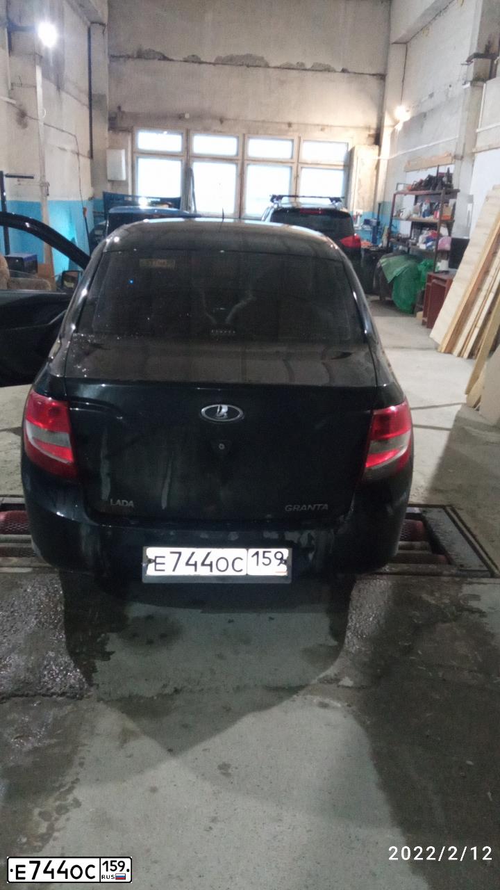 Фото автомобиля LADA 2190 GRANTA, 2014 — госномер Р581РЕ159
