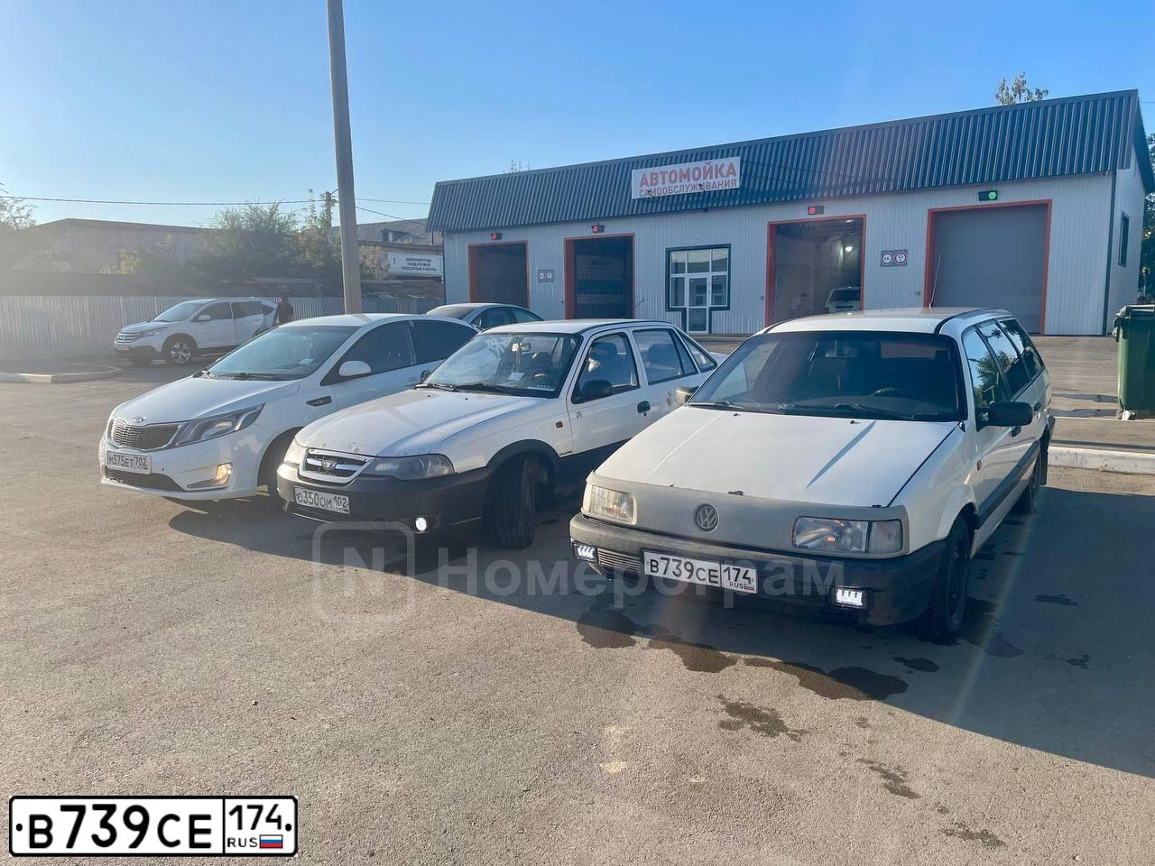 Фото автомобиля VOLKSWAGEN PASSAT, 1992 — госномер В739СЕ174
