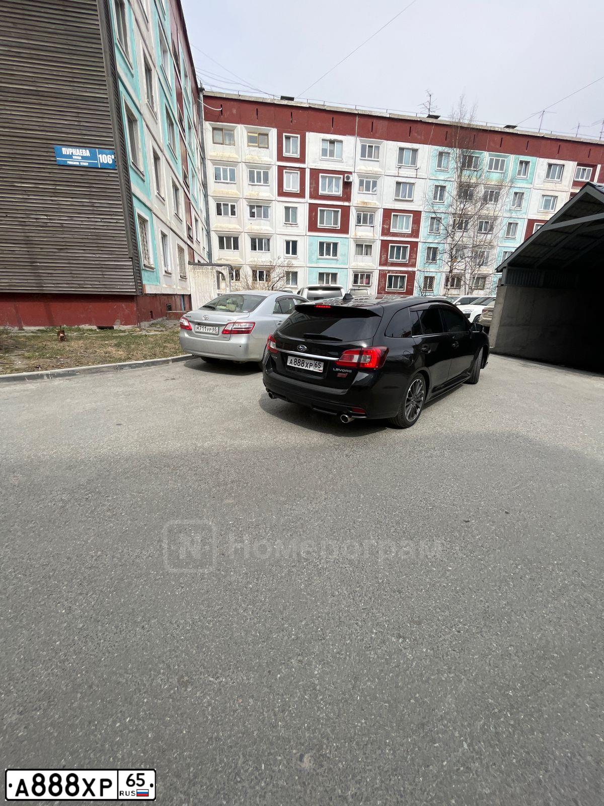 Фото автомобиля LEXUS LX, 2004 — госномер Н160МВ65. Цвет: ЧЕРНЫЙ