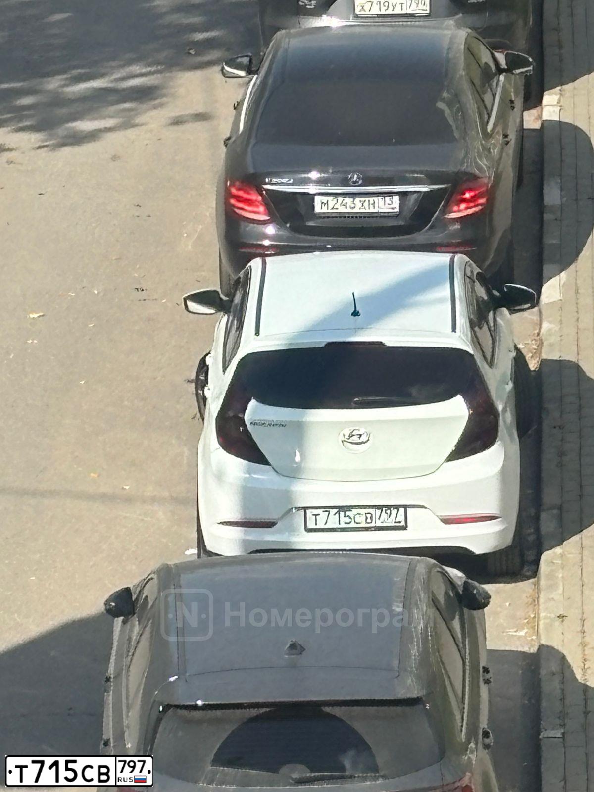 Фото автомобиля HYUNDAI SOLARIS, 2016 — госномер Т715СВ797. Цвет: Белый