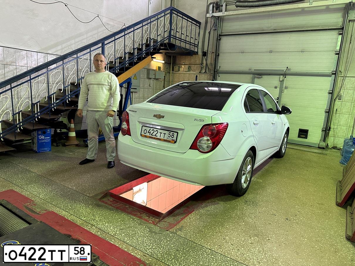 Фото автомобиля CHEVROLET AVEO, 2013 — госномер Т591РВ58. Цвет: БЕЛЫЙ