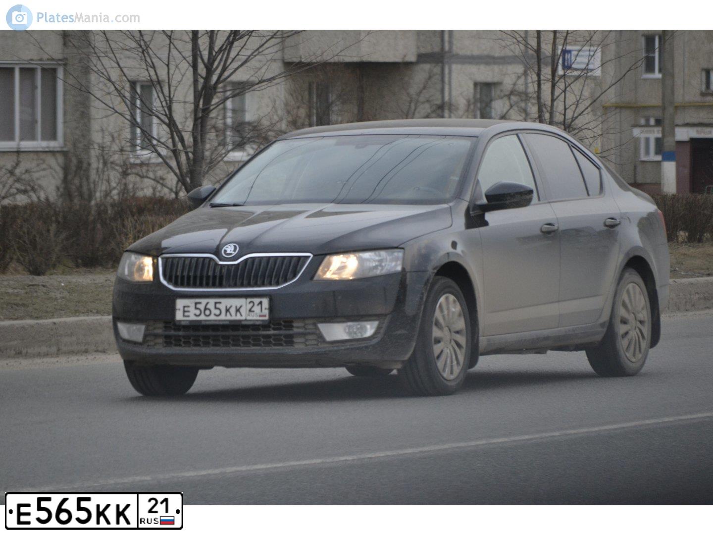 Фото автомобиля SKODA OCTAVIA, 2014 — госномер Е565КК21. Цвет: ЧЕРНЫЙ