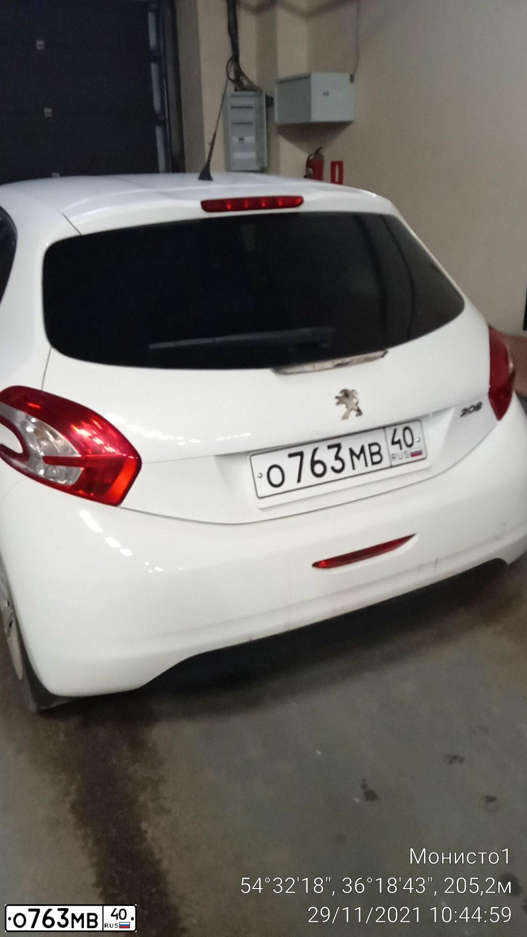 Фото автомобиля PEUGEOT 208, 2013 — госномер О763МВ40. Цвет: БЕЛЫЙ
