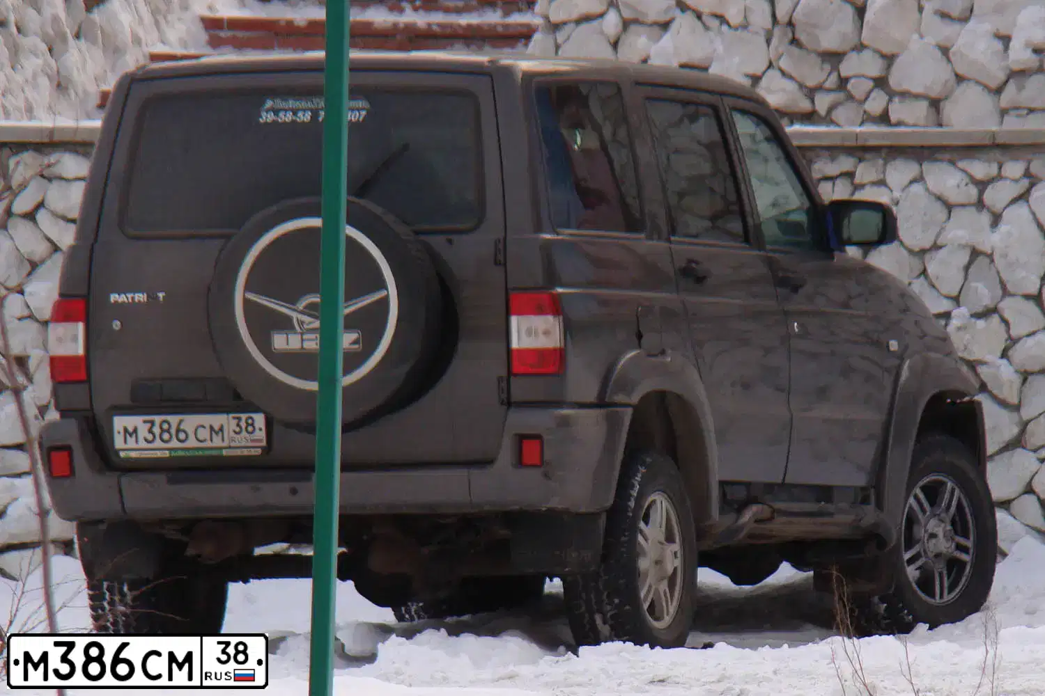 Фото автомобиля UAZ 3163 PATRIOT, 2008 — госномер Н727МС14. Цвет: РИЧМО-МЕТАЛЛИК
