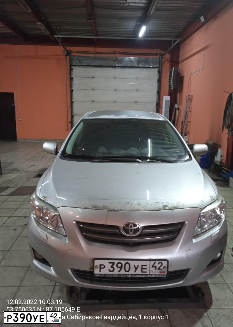 Фото автомобиля TOYOTA COROLLA, 2010. Цвет: СЕРЕБРИСТЫЙ