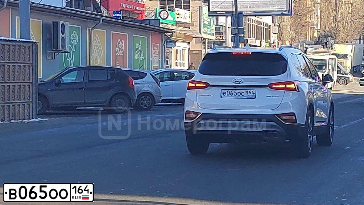 Фото автомобиля HYUNDAI SANTA FE, 2020 — госномер В065ОО164. Цвет: Белый
