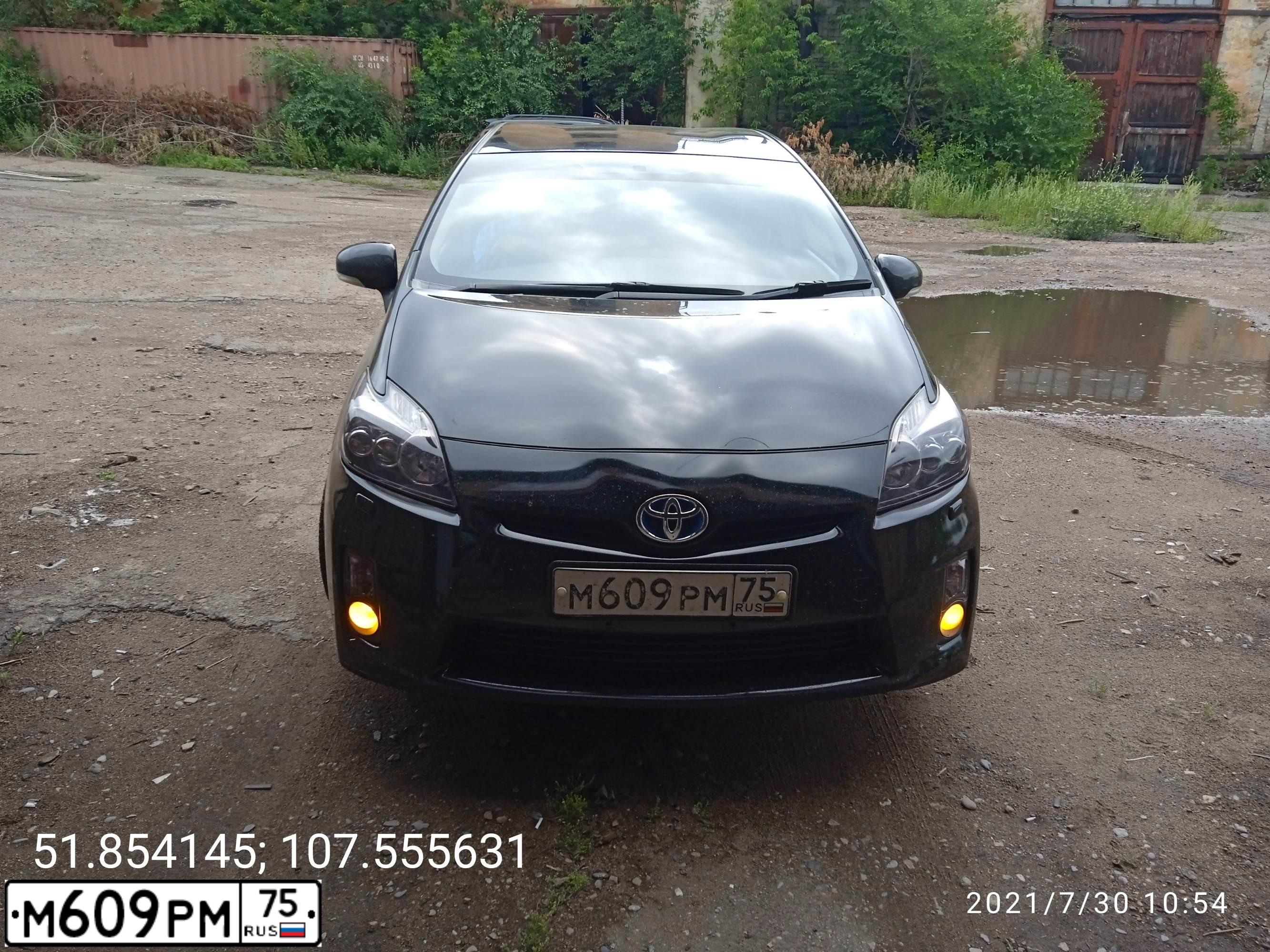 Фото автомобиля TOYOTA PRIUS, 2011 — госномер О675ВК75