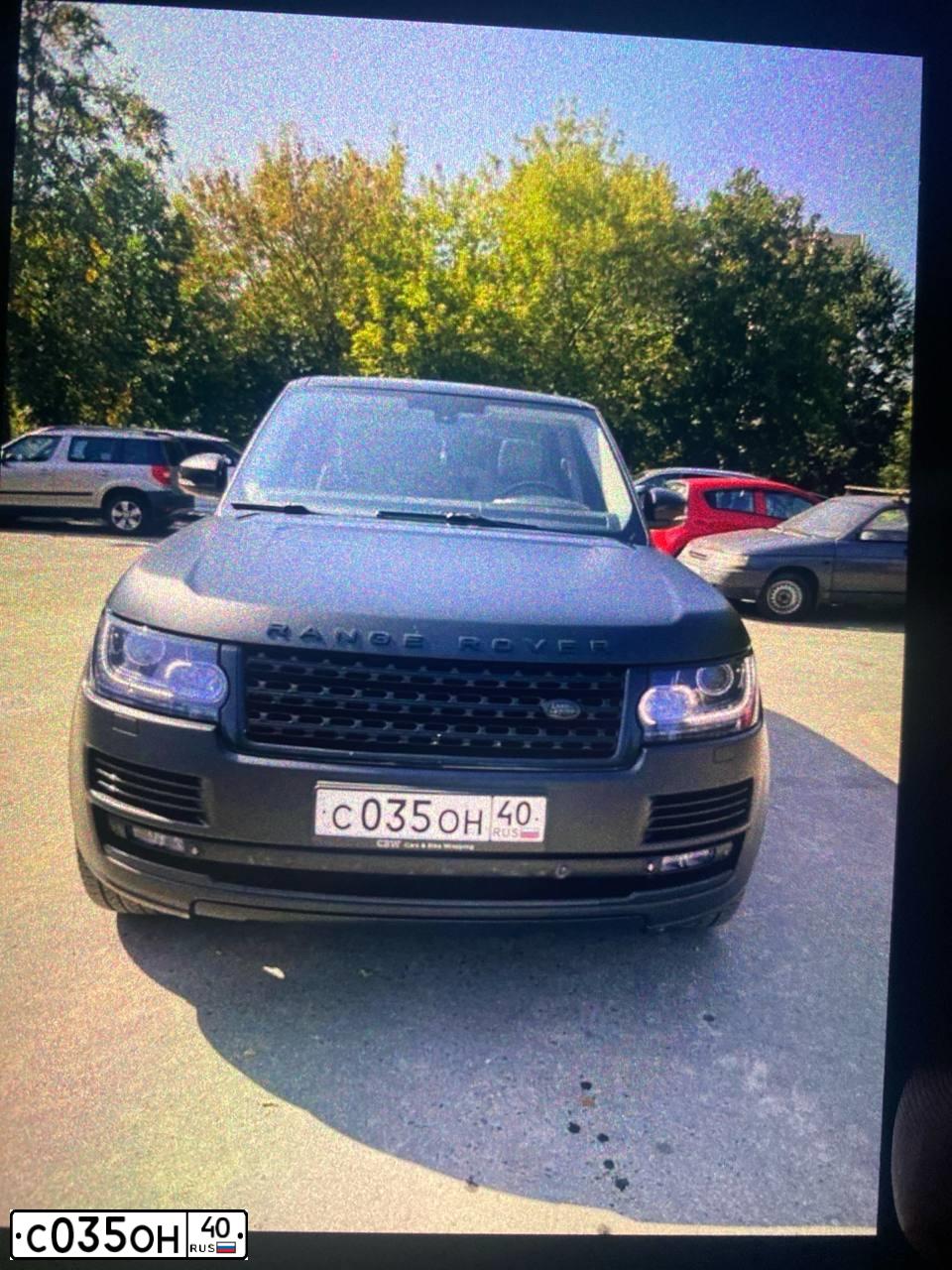 Фото автомобиля LANDROVER RANGE ROVER, 2013 — госномер С035ОН40. Цвет: ЯРКО- БЕЛЫЙ