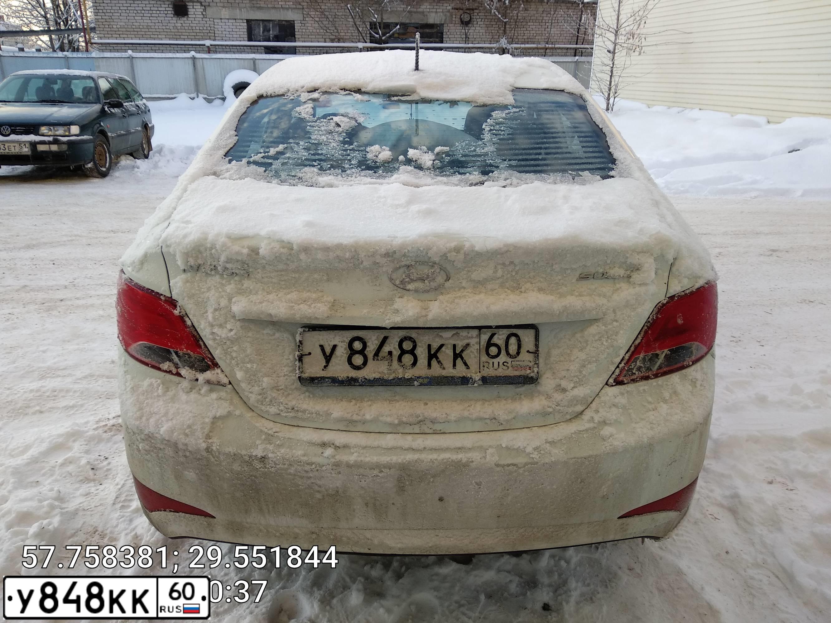 Фото автомобиля HYUNDAI SOLARIS, 2014 — госномер У848КК60. Цвет: БЕЛЫЙ