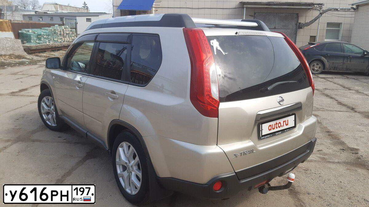 Фото автомобиля NISSAN X-TRAIL, 2011 — госномер О004УР68. Цвет: ЗОЛОТИСТЫЙ