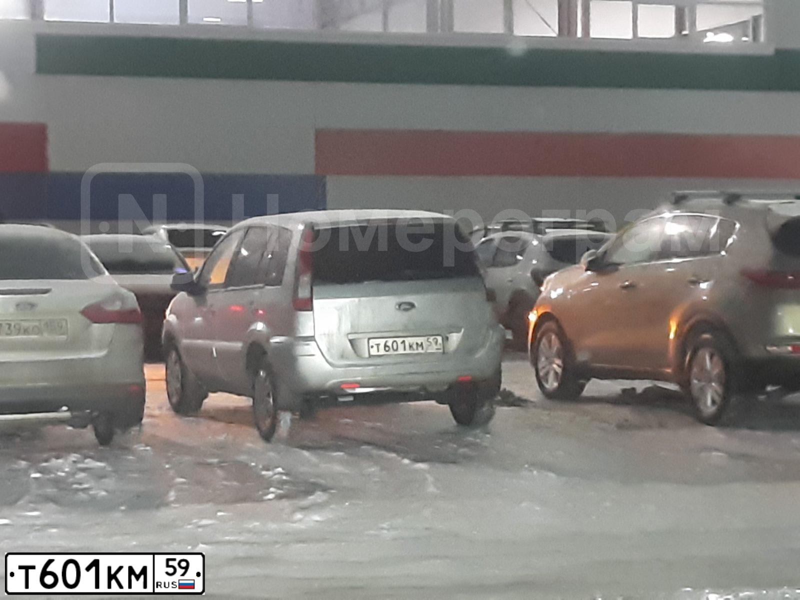 Фото автомобиля FORD FUSION, 2010 — госномер Т601КМ59. Цвет: Серебристый