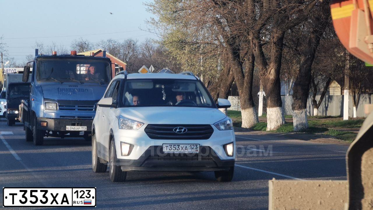 Фото автомобиля HYUNDAI SOLARIS, 2019 — госномер Т353ХА123. Цвет: Белый